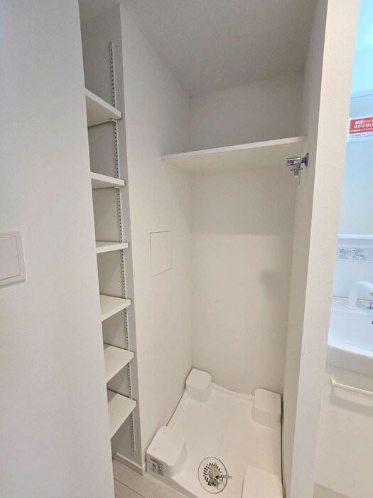 物件内観写真15　(洗濯機置場)