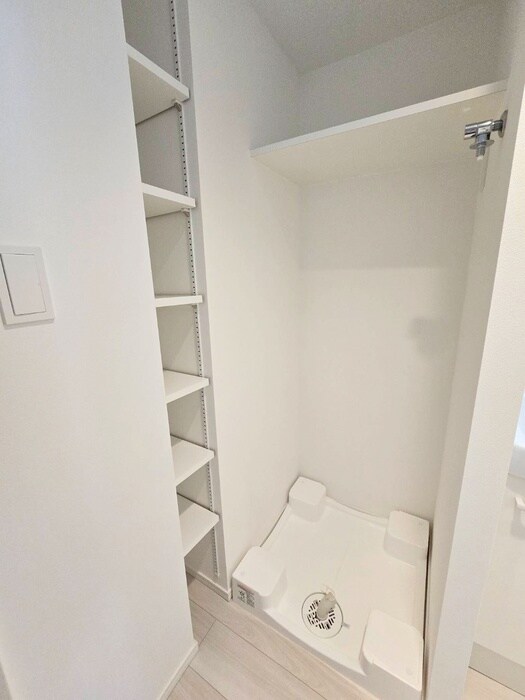 物件内観写真15　(洗濯機置場)