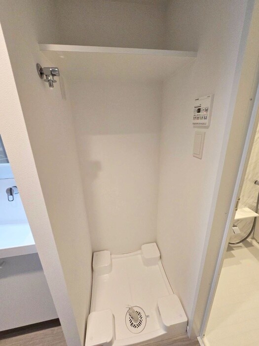 物件内観写真15　(洗濯機置場)