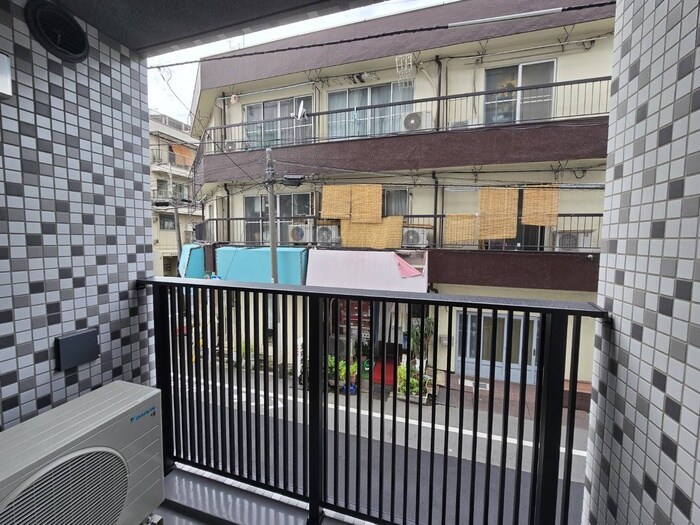 物件内観写真17　(室内からの展望)