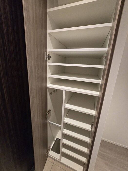 物件内観写真18　(靴箱)