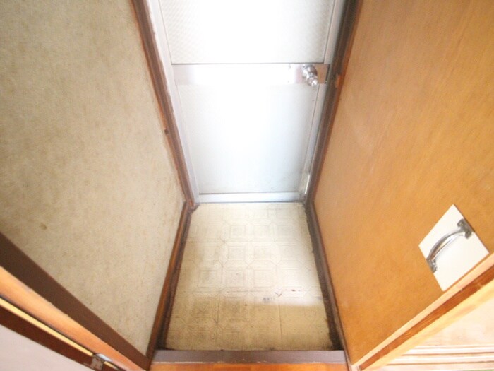 物件内観写真16　(玄関)