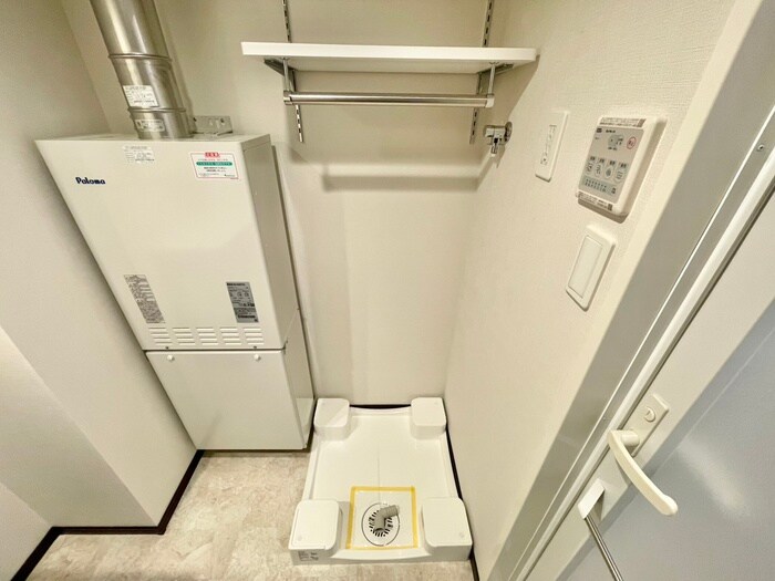 物件内観写真17　(洗濯機置場)