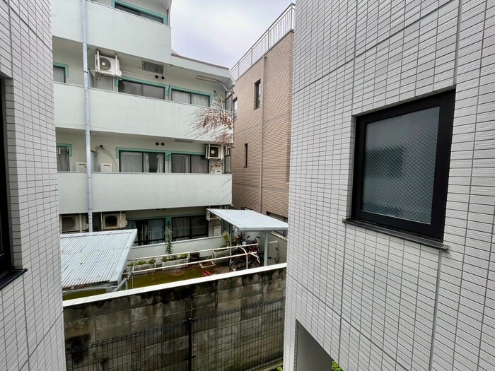 物件内観写真20　(室内からの展望)