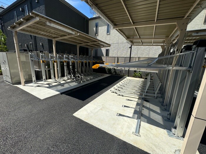 物件外観写真5　(駐輪場)