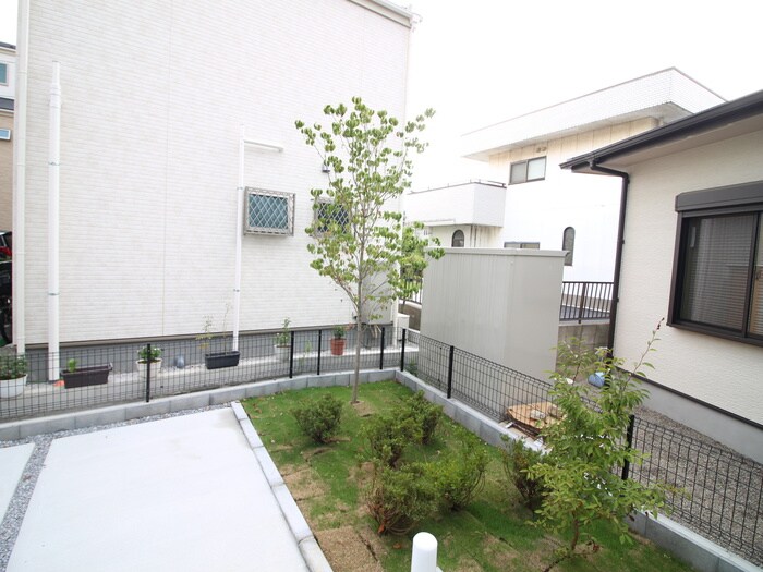 物件内観写真22　(室内からの展望)