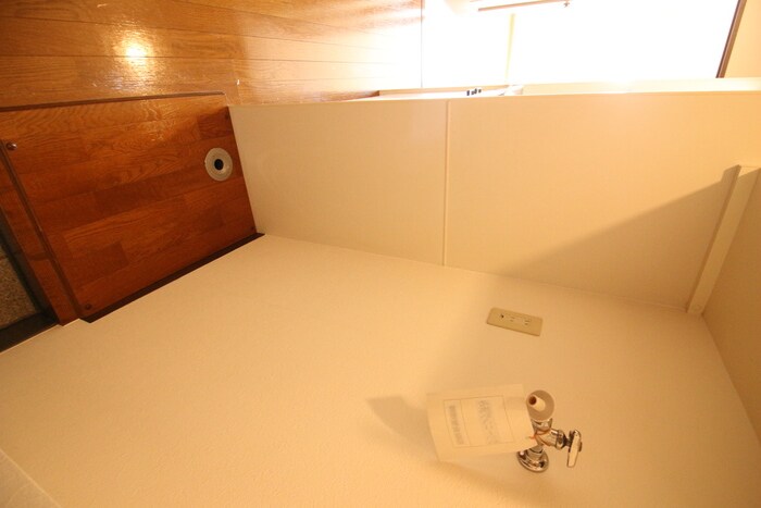 物件内観写真17　(洗濯機置場)