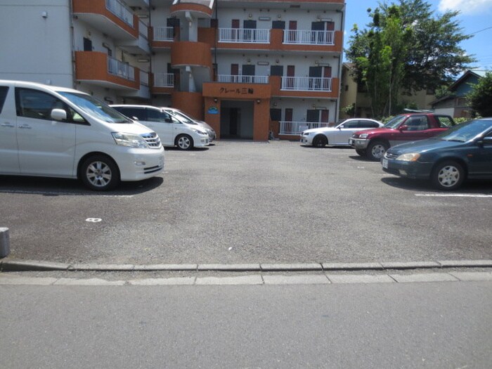 物件外観写真3　(駐車場)