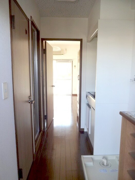 物件内観写真14　(玄関)