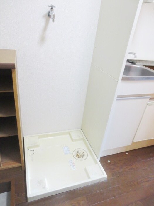 物件内観写真18　(洗濯機置場)