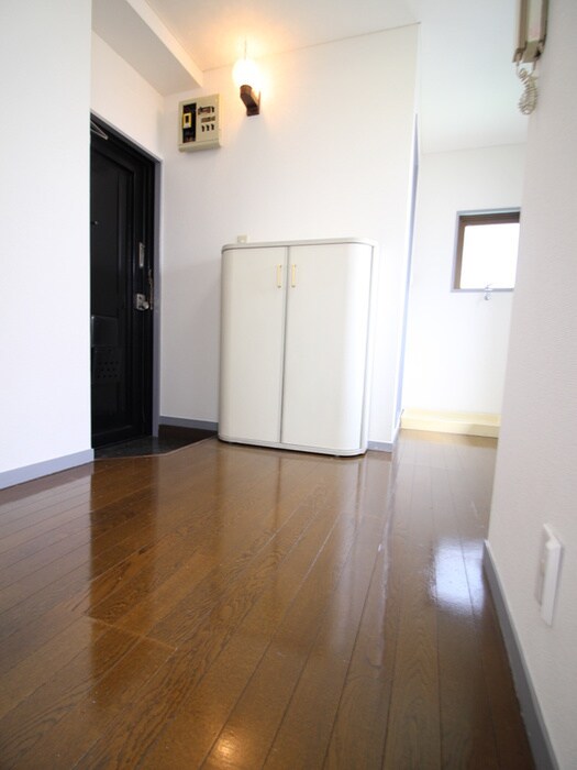 物件内観写真21　(玄関)