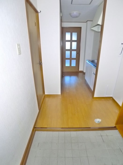 ＳＫビルの玄関