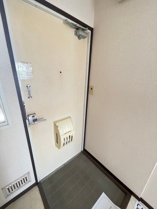 物件内観写真14　(玄関)