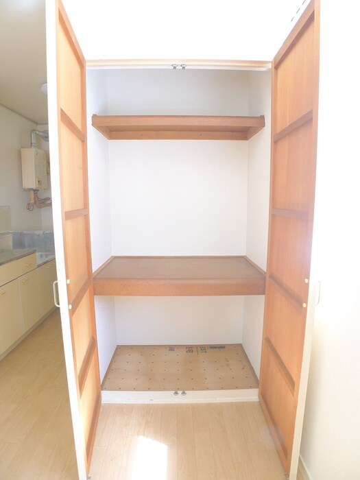 物件内観写真11　(収納)