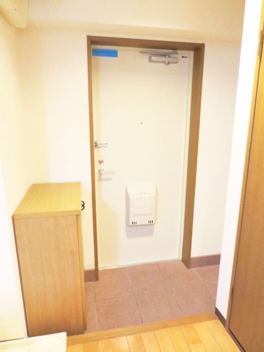 物件内観写真7　(玄関)