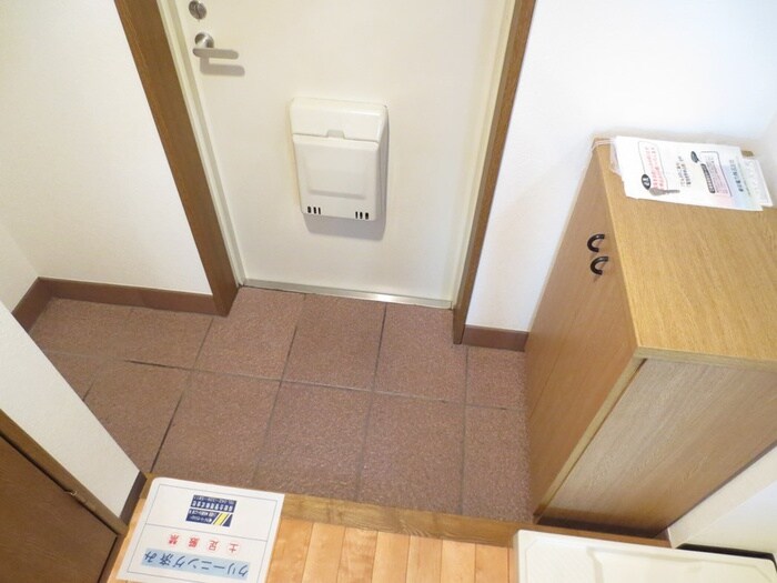 物件内観写真8　(玄関)