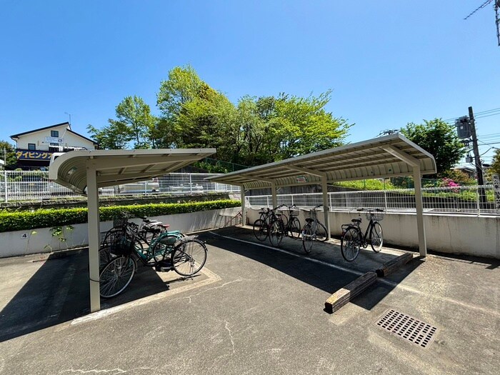 物件外観写真5　(駐輪場)