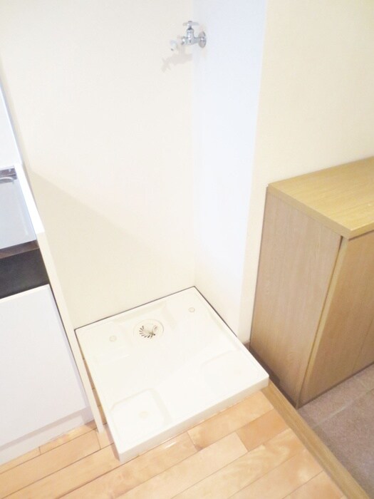 物件内観写真16　(洗濯機置場)