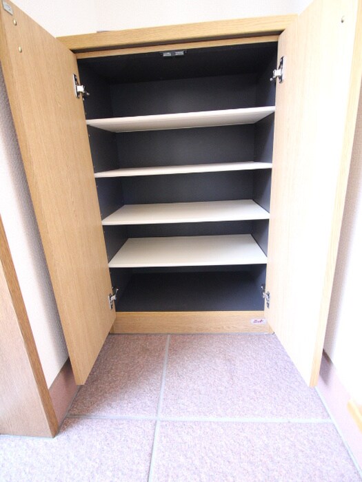 物件内観写真16　(靴箱)