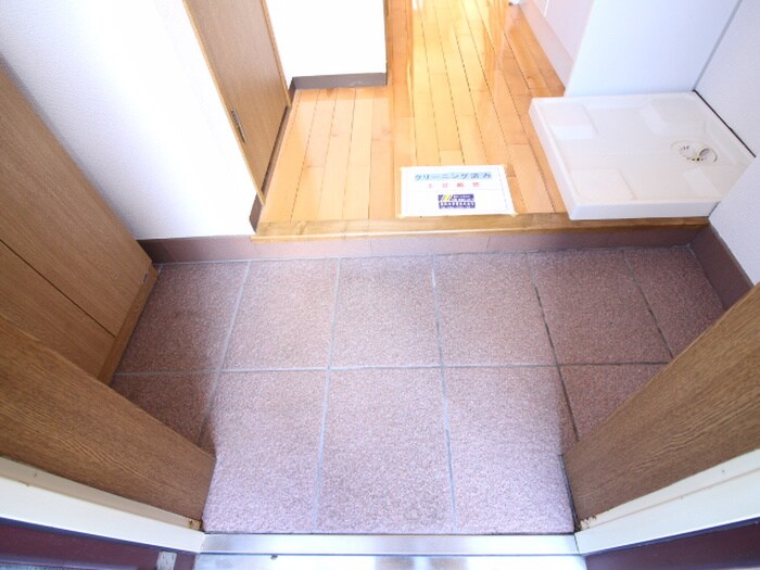 物件内観写真18　(玄関)