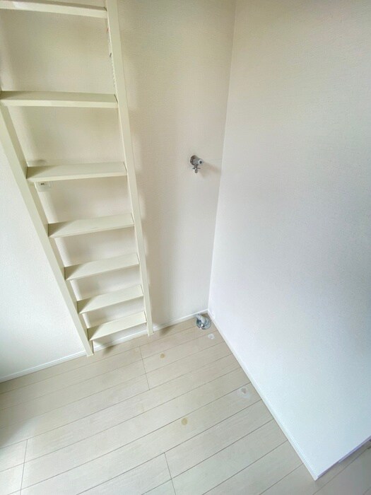 物件内観写真12　(洗濯機置場)