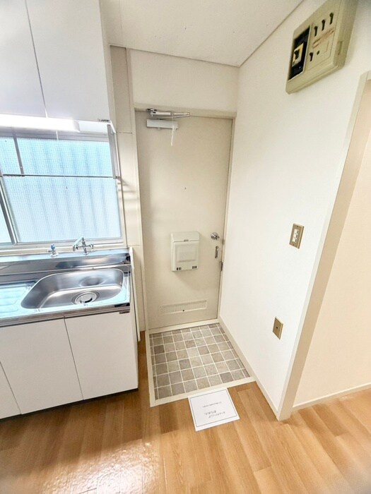 物件内観写真15　(玄関)