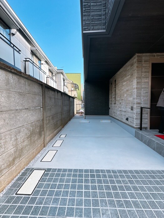 物件外観写真5　(駐車場)