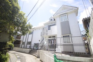 レオパレス衣笠１３外観写真