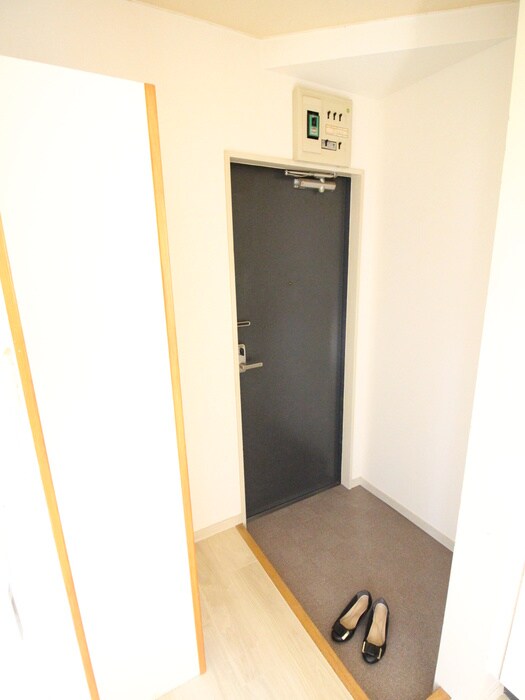 物件内観写真14　(玄関)
