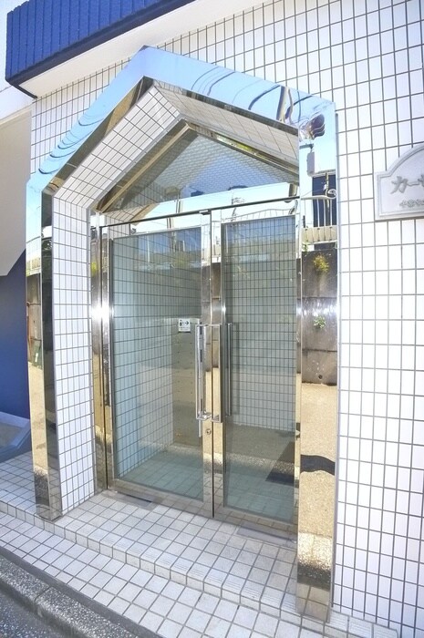 物件外観写真6　(エントランス部分)