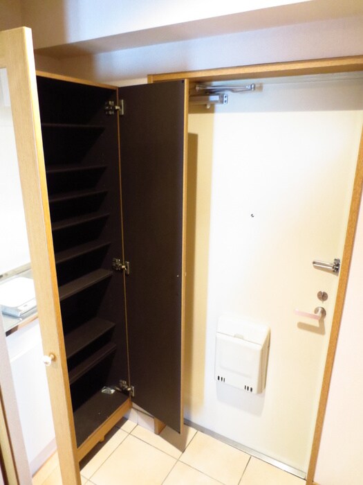 物件内観写真14　(靴箱)