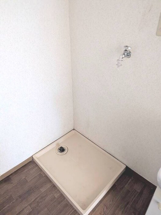 物件内観写真8　(洗濯機置場)