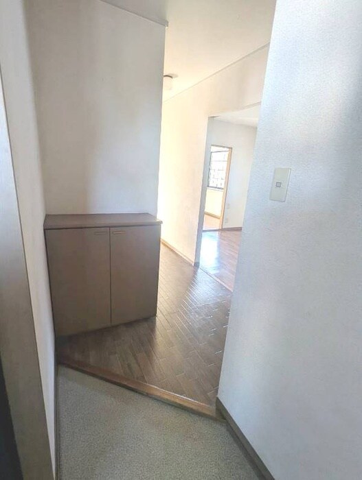 物件内観写真15　(玄関)