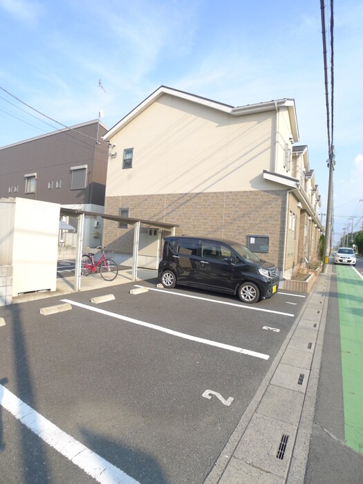 物件外観写真4　(駐車場)