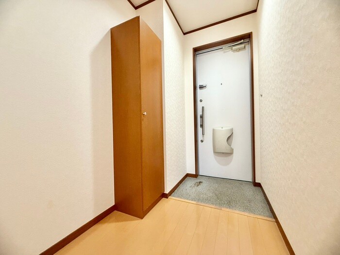 物件内観写真18　(玄関)