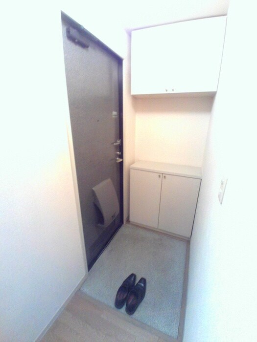 物件内観写真4　(玄関)