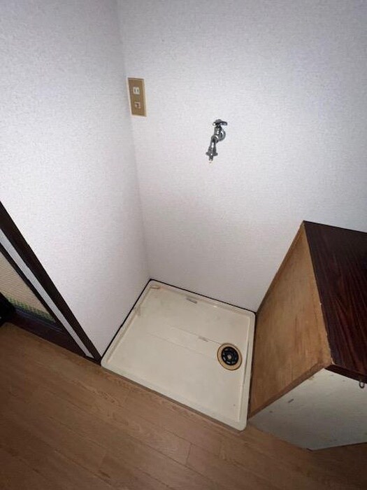 物件内観写真11　(洗濯機置場)