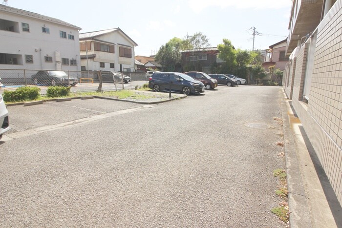 物件外観写真6　(駐車場)