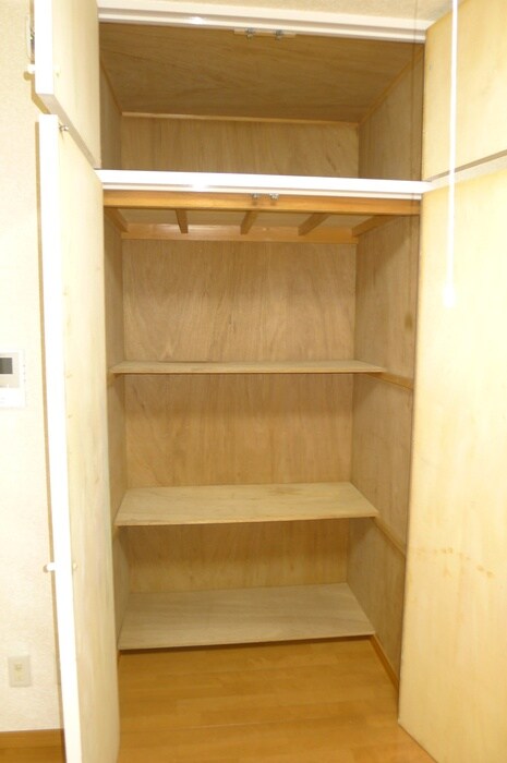 物件内観写真13　(収納)