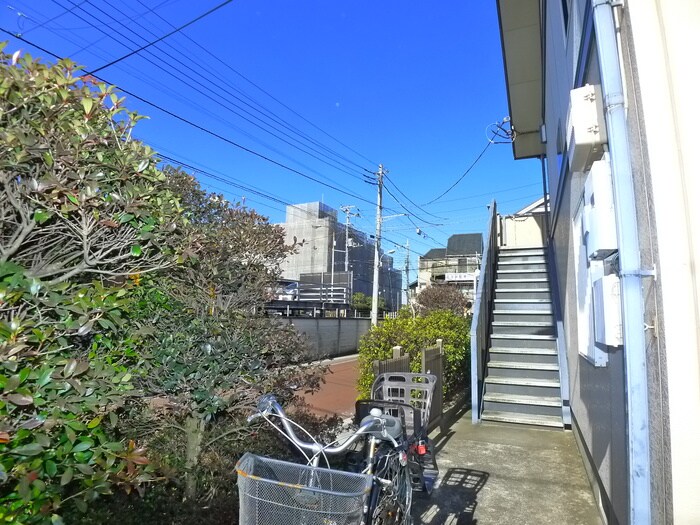 物件外観写真5　(駐輪場)