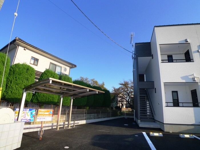 物件外観写真3　(駐輪場)