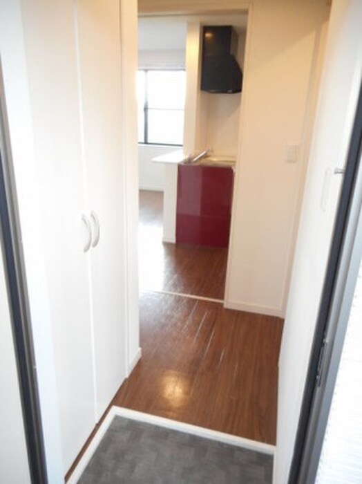 物件内観写真9　(玄関)