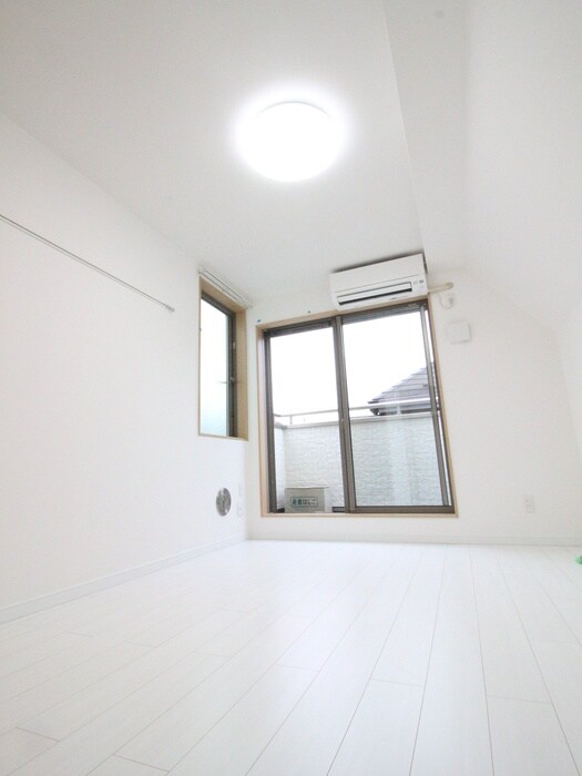 物件内観写真10　(居室)