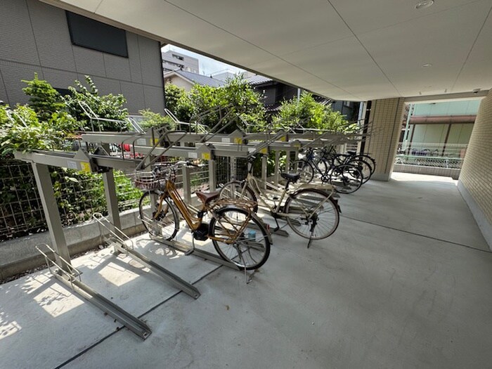 物件外観写真4　(駐輪場)