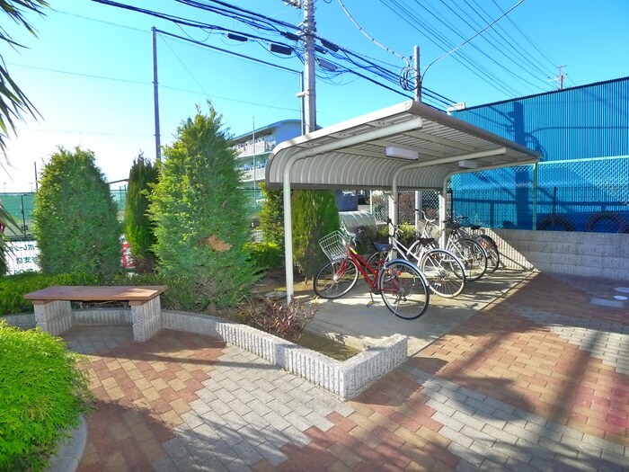 物件外観写真3　(駐輪場)