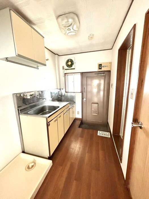 物件内観写真11　(廊下)