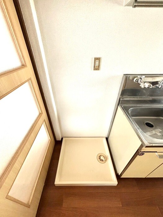 物件内観写真15　(洗濯機置場)