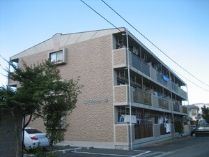ｺﾝﾌｫ-ﾙ霞外観写真