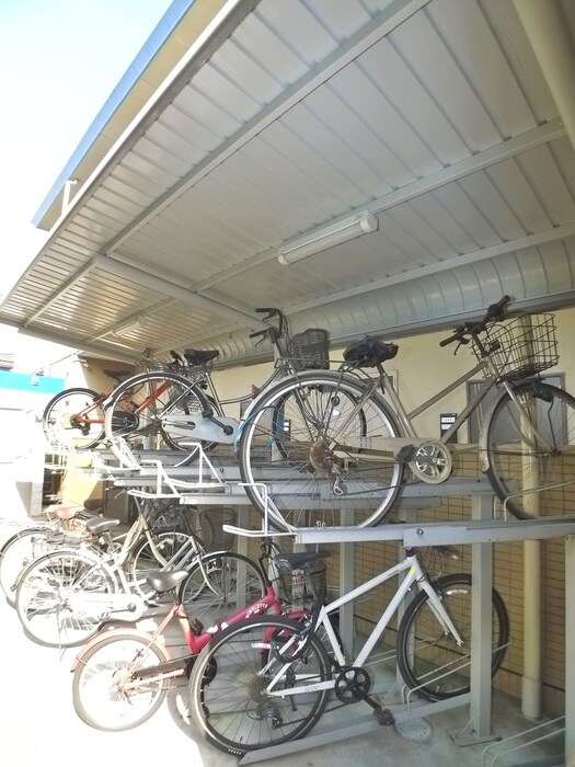 物件外観写真6　(駐輪場)