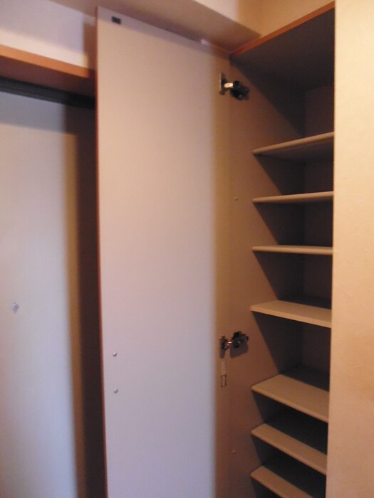 物件内観写真15　(靴箱)